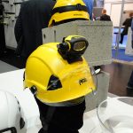 A+A 2015: Petzl Pixa Klebeadapter