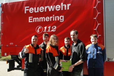 Ausbildung statt Tonne – Altpapierspende an FFw Emmering