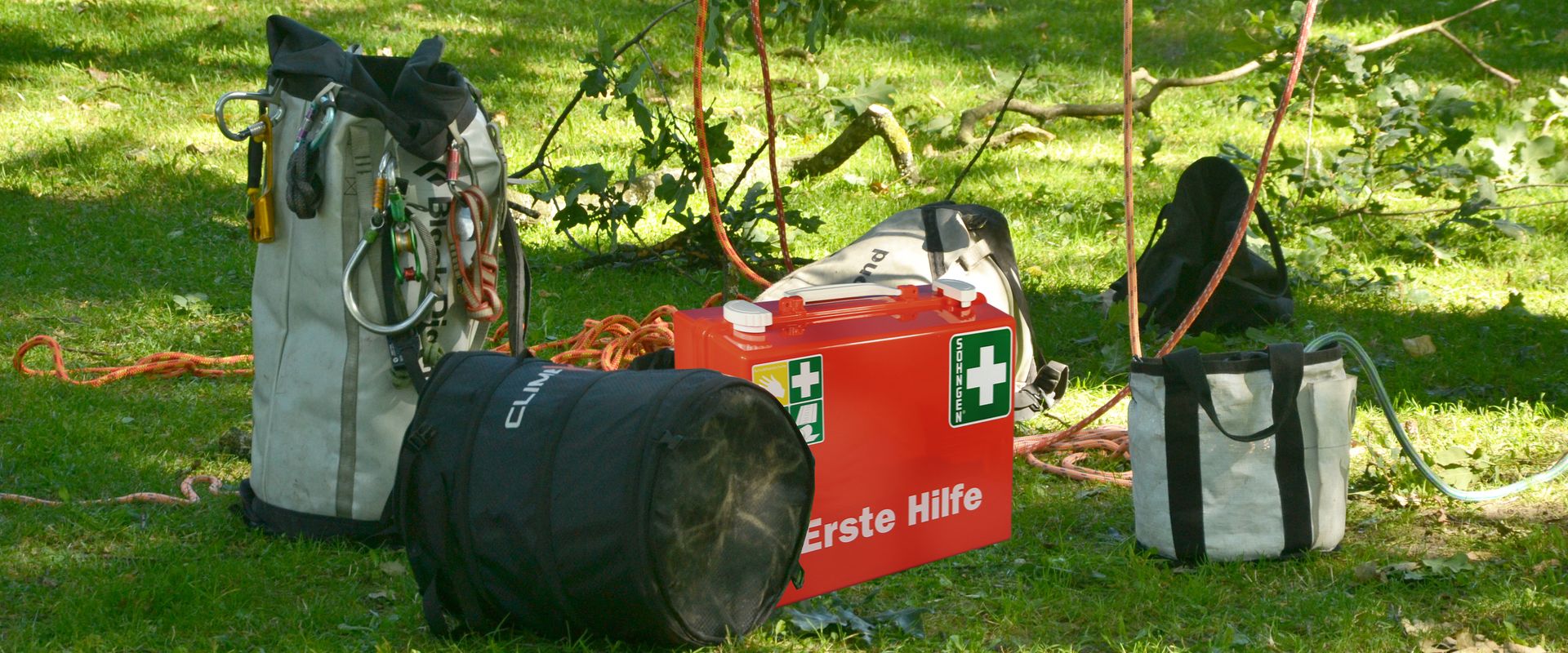 Erste Hilfe bei Arbeiten im Baum