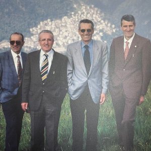Älteres Gruppenfoto mit vier Brüdern und Cousins der Familie Codega