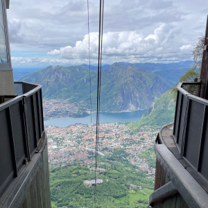 Blick vom Klettersteig Gamma1 auf den unten liegenden Comer See